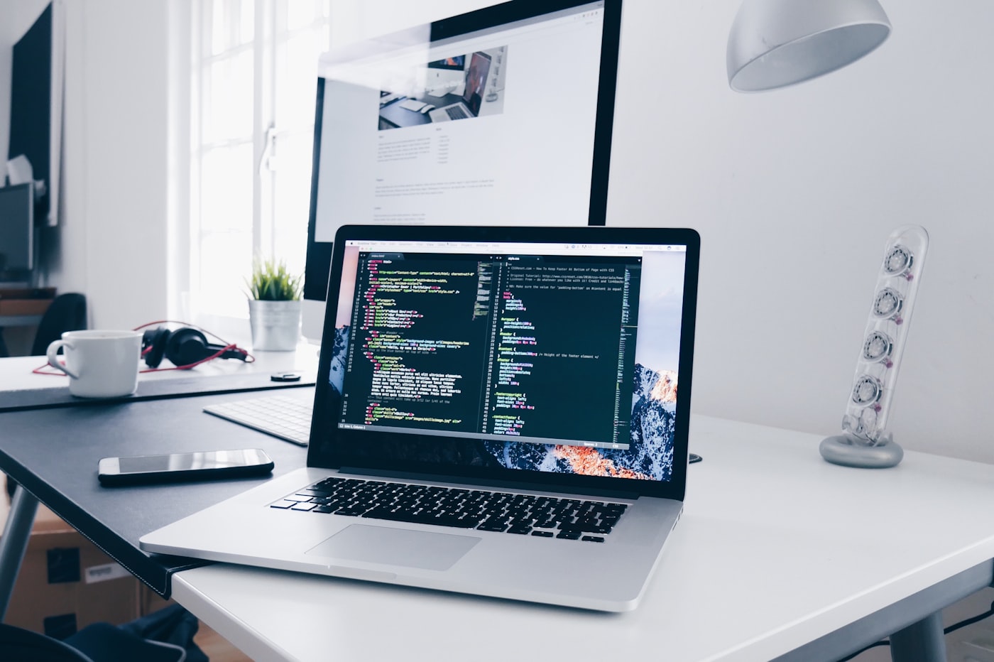 Minimalist workstation for remote IT support services
